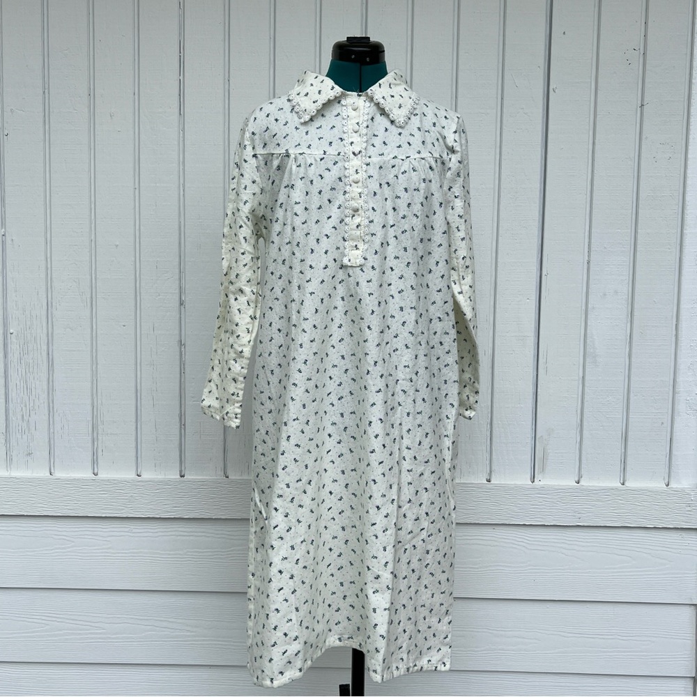 Loti Fashion: Vintage Warm Cotton Night Gown